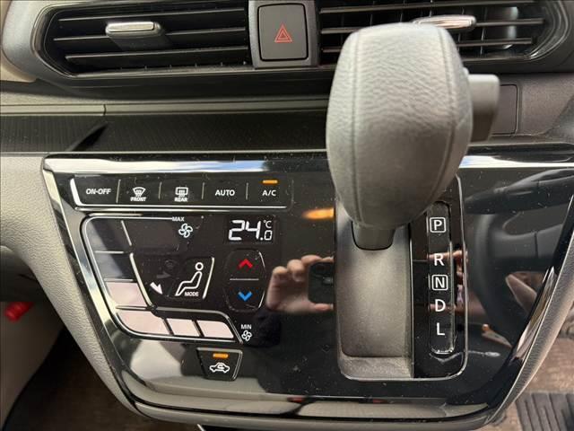 デイズ Ｘ　衝突被害軽減ブレーキ　バックカメラ　スマートキー　クリアランスソナー　アイドリングストップ　ドライブレコーダー　ＣＤプレーヤー（16枚目）