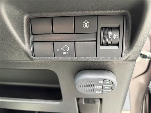 デイズ Ｘ　衝突被害軽減ブレーキ　バックカメラ　スマートキー　クリアランスソナー　アイドリングストップ　ドライブレコーダー　ＣＤプレーヤー（19枚目）