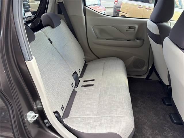 デイズ Ｘ　衝突被害軽減ブレーキ　バックカメラ　スマートキー　クリアランスソナー　アイドリングストップ　ドライブレコーダー　ＣＤプレーヤー（27枚目）