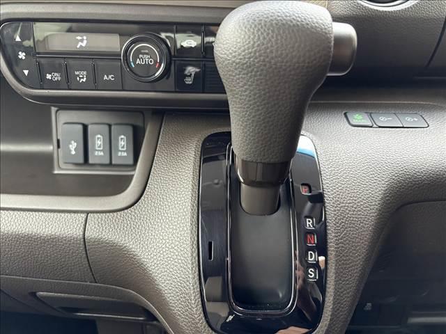 Ｎ－ＢＯＸ Ｌ　Ｈｏｎｄａ　ＳＥＮＳＩＮＧ　ディスプレイオーディオ　バックカメラ　両側スライド片側電動ドア　スマートキー　クリアランスソナー　ＡＣＣ　ＥＣＳ　シートヒーター　アイドリングストップ　ＬＥＤヘッドライト（25枚目）