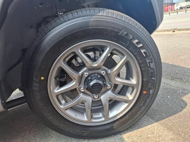 ジムニー ＸＣ　４ＡＴ　４ＷＤ　届出済未使用車（12枚目）