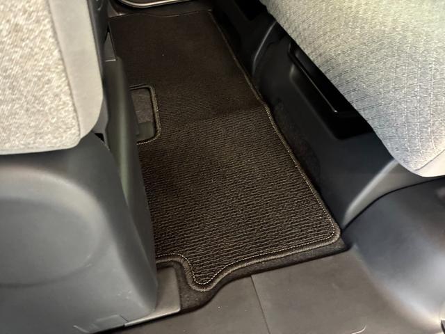 タント Ｘ　アイドリングストップ車　ＰＷ　スマートキーシステム　横滑り防止　ＬＥＤライト　車線逸脱警報　エアバッグ　盗難警報装置　衝突安全ボディ　ＡＢＳ　Ｗエアバッグ　シートヒーター（12枚目）