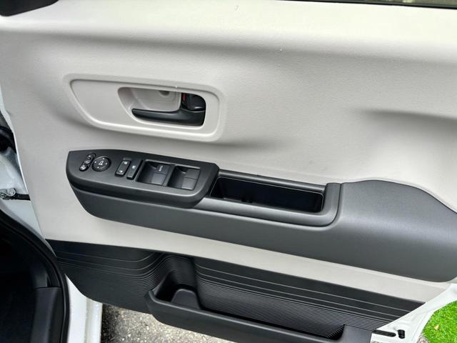 Ｎ－ＢＯＸ ベースグレード　衝突被害軽減ブレーキ　スマートキー　スライドドア　ＬＥＤヘッドライト　パワーウインドウ　プッシュスタート　フルオートエアコン　ＡＢＳ　前席シートヒーター　アイドリングストップ　衝突軽減システム（6枚目）