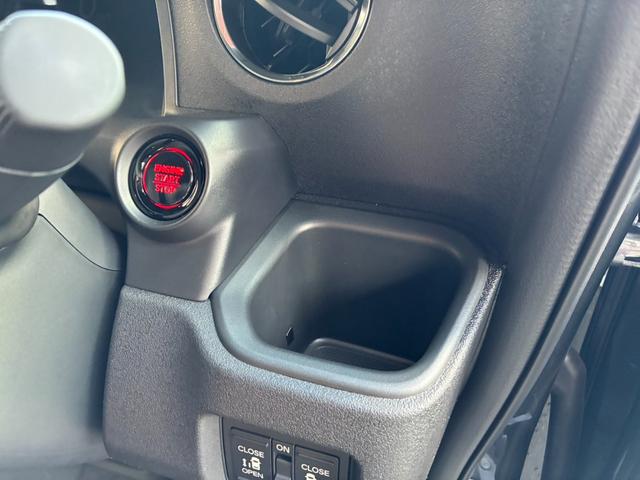 Ｎ－ＢＯＸカスタム ベースグレード　届出済未使用車　両側電動スライドドア　スマートキー＆プッシュスタート　オートエアコン　盗難防止装置　パワーステアリング　パワーウインドウ　ＬＥＤ　前席シートヒーター　ＬＫＡ（33枚目）