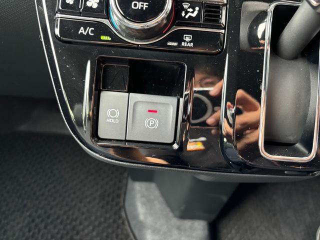 タント カスタムＸ　衝突被害軽減ブレーキ　スマートキー　スライドドア　ＬＥＤヘッドライト　パワーウインドウ　プッシュスタート　フルオートエアコン　ＡＢＳ　前席シートヒーター　アイドリングストップ（11枚目）