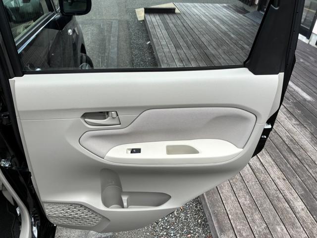ムーヴ Ｌ　ＳＡＩＩＩ　フロアマット　スマートアシストＩＩＩ　ＡＵＴＯライト　アイドリングストップ　衝突安全ボディ　盗難防止　Ｗエアバッグ　パワーステアリング　パワーウィンドウ　ＡＢＳ（13枚目）