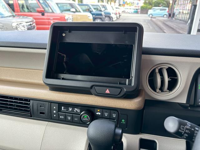 N-BOX ベースグレード 衝突被害軽減ブレーキ スマートキー スライドドア LEDヘッドライト パワーウインドウ プッシュスタート クルーズコントロール フルオートエアコン ABS 前席シートヒーター アイドリングストップ(9枚目)