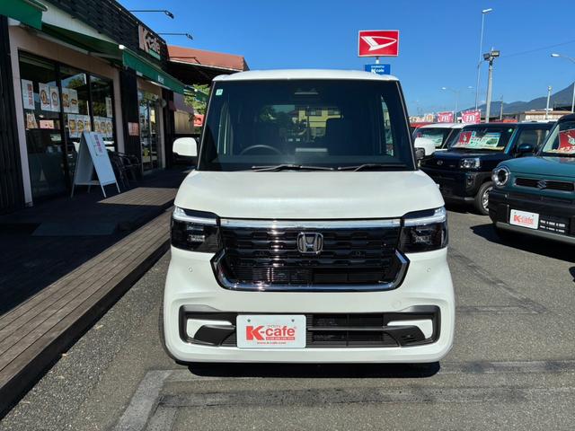 N-BOXカスタム ベースグレード 届出済未使用車 スマートキー&プッシュスタート オートLED 盗難防止装置 前席シートヒーター パワーウインドウ パワーステアリング Wエアバッグ オートエアコン レーンキープアシスト ABS(2枚目)