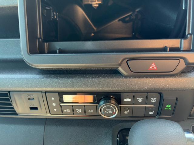 N-BOXカスタム ベースグレード 届出済未使用車 スマートキー&プッシュスタート オートLED 盗難防止装置 前席シートヒーター パワーウインドウ パワーステアリング Wエアバッグ オートエアコン レーンキープアシスト ABS(19枚目)