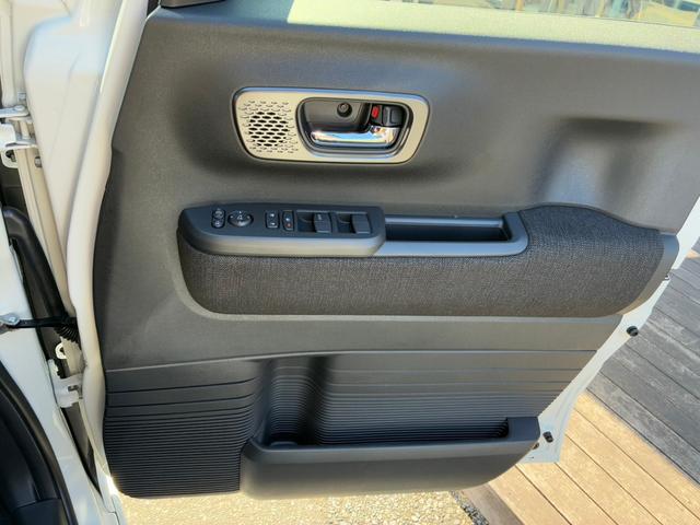 N-BOXカスタム ベースグレード 届出済未使用車 スマートキー&プッシュスタート オートLED 盗難防止装置 前席シートヒーター パワーウインドウ パワーステアリング Wエアバッグ オートエアコン レーンキープアシスト ABS(35枚目)