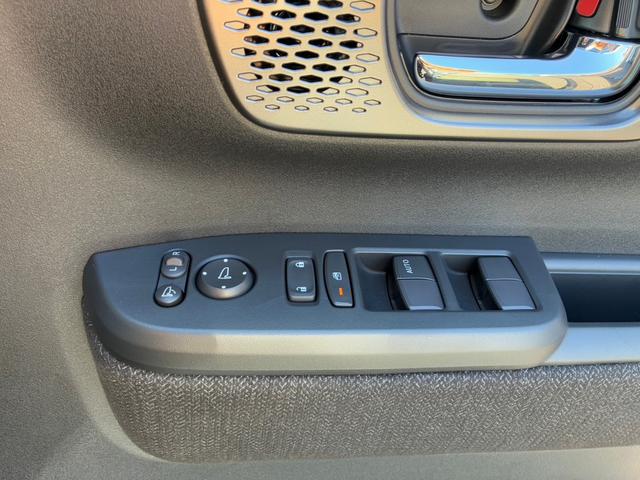 N-BOXカスタム ベースグレード 届出済未使用車 スマートキー&プッシュスタート オートLED 盗難防止装置 前席シートヒーター パワーウインドウ パワーステアリング Wエアバッグ オートエアコン レーンキープアシスト ABS(36枚目)