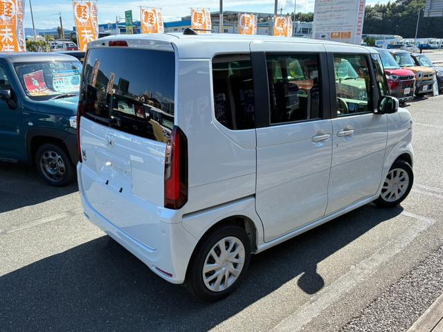 N-BOX ベースグレード 届出済未使用車 スマートキー&プッシュスタート 衝突軽減ブレーキ LEDヘッドライト Wエアバック オートエアコン レーンキープアシスト パワーウィンドウ コーナーセンサ 衝突安全ボディ(3枚目)
