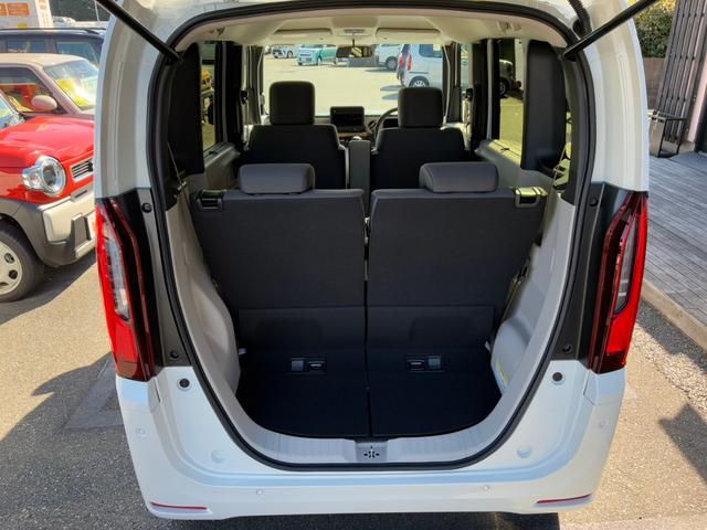 N-BOX ベースグレード 届出済未使用車 スマートキー&プッシュスタート 衝突軽減ブレーキ LEDヘッドライト Wエアバック オートエアコン レーンキープアシスト パワーウィンドウ コーナーセンサ 衝突安全ボディ(6枚目)