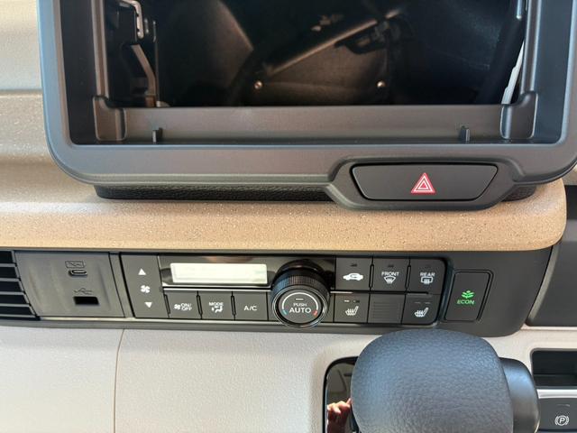 N-BOX ベースグレード 届出済未使用車 スマートキー&プッシュスタート 衝突軽減ブレーキ LEDヘッドライト Wエアバック オートエアコン レーンキープアシスト パワーウィンドウ コーナーセンサ 衝突安全ボディ(18枚目)