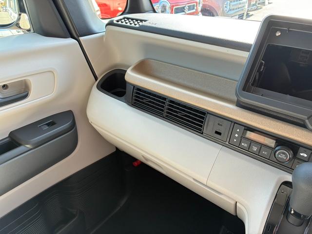 N-BOX ベースグレード 届出済未使用車 スマートキー&プッシュスタート 衝突軽減ブレーキ LEDヘッドライト Wエアバック オートエアコン レーンキープアシスト パワーウィンドウ コーナーセンサ 衝突安全ボディ(23枚目)