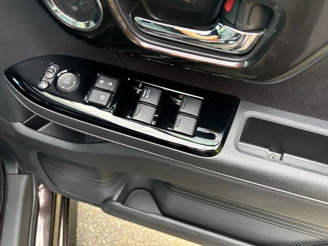 N-BOXカスタム G・Lホンダセンシング フルセグナビ バックカメラ ETC ドラレコ 衝突被害軽減ブレーキ スマートキー スライドドア LEDヘッドライト プッシュスタート クルーズコントロール オートエアコン ABS 前席シートヒーター(6枚目)