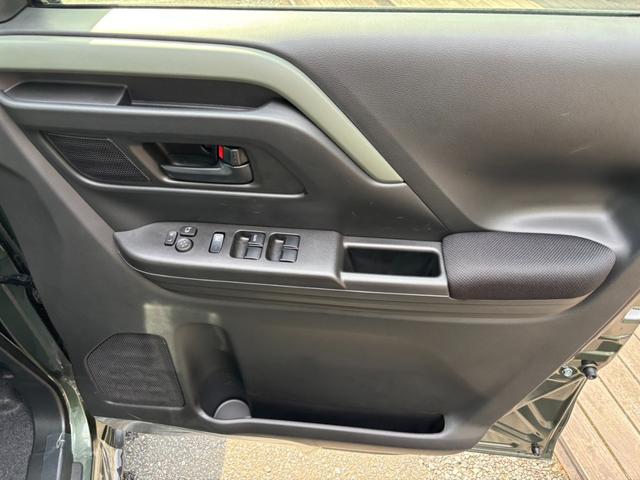 スペーシアギア ハイブリッドＸＺ　衝突被害軽減ブレーキ　スマートキー　スライドドア　ＬＥＤヘッドライト　パワーウインドウ　プッシュスタート　クルーズコントロール　フルオートエアコン　ＡＢＳ　前席シートヒーター　アイドリングストップ（5枚目）