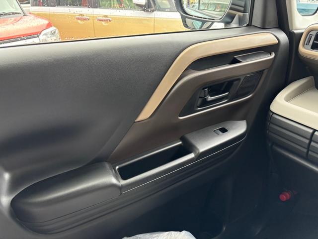 スペーシア ハイブリッドG スマートキー スライドドア LEDヘッドライト パワーウインドウ プッシュスタート フルオートエアコン ABS アイドリングストップ(17枚目)