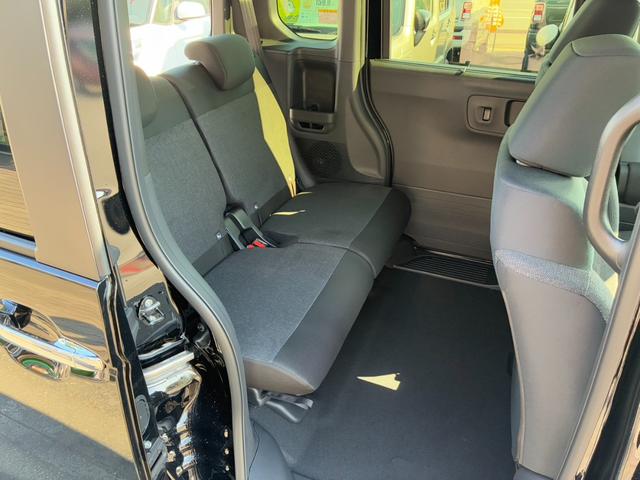 Ｎ－ＢＯＸカスタム ベースグレード　届出済未使用車　スマートキー＆プッシュスタート　オートＬＥＤ　パワーステアリング　クルーズコントロール　前席シートヒーター　レーンキープアシスト　ＡＢＳ　バックセンサー　オートエアコン　盗難防止装置（10枚目）