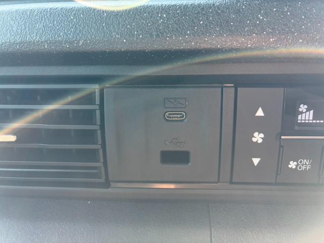 Ｎ－ＢＯＸカスタム ベースグレード　届出済未使用車　スマートキー＆プッシュスタート　オートＬＥＤ　パワーステアリング　クルーズコントロール　前席シートヒーター　レーンキープアシスト　ＡＢＳ　バックセンサー　オートエアコン　盗難防止装置（18枚目）