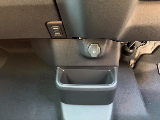 Ｎ－ＢＯＸカスタム ベースグレード　届出済未使用車　スマートキー＆プッシュスタート　オートＬＥＤ　パワーステアリング　クルーズコントロール　前席シートヒーター　レーンキープアシスト　ＡＢＳ　バックセンサー　オートエアコン　盗難防止装置（22枚目）