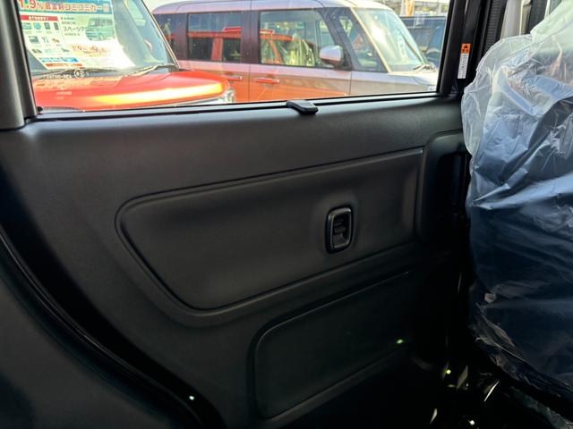 スペーシアカスタム ハイブリッドＸＳ　衝突被害軽減ブレーキ　スマートキー　スライドドア　ＬＥＤヘッドライト　　プッシュスタート　クルーズコントロール　フルオートエアコン　ＡＢＳ　前席シートヒーター　アイドリングストップ　ＨＵＤ（27枚目）