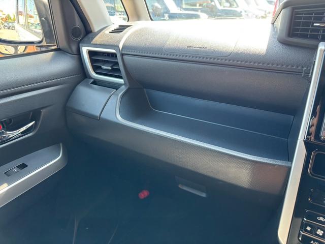 ルーミー カスタムＧ　純正ディスプレイオーディオ　全方位モニター　ＥＴＣ　衝突被害軽減ブレーキ　スライドドア　ＬＥＤヘッドライト　パワーウインドウ　プッシュスタート　　フルオートエアコン　ＡＢＳ（16枚目）