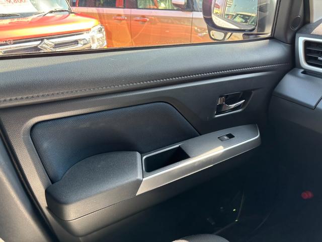 ルーミー カスタムＧ　純正ディスプレイオーディオ　全方位モニター　ＥＴＣ　衝突被害軽減ブレーキ　スライドドア　ＬＥＤヘッドライト　パワーウインドウ　プッシュスタート　　フルオートエアコン　ＡＢＳ（17枚目）