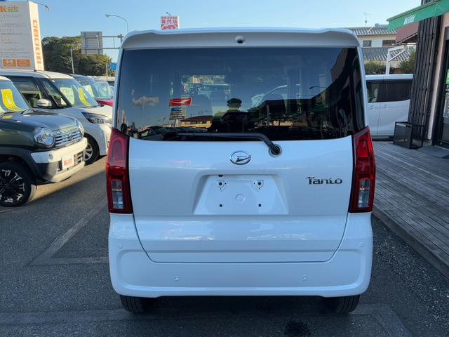 タント Ｘ　フロアマット　スマートキー＆プッシュスタート　片側電動両側スライドドア　ＬＥＤライト　前席シートヒーター　衝突軽減ブレーキ　電動ミラー　ＡＢＳ　オートハイビーム　盗難警報装置　アイドリングストップ（4枚目）