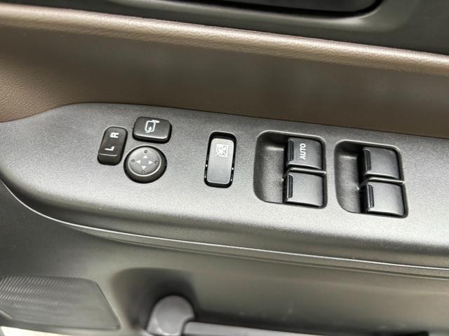 スペーシア ハイブリッドＸ　純正全方位モニターフルセグナビ　衝突被害軽減ブレーキ　スマートキー　スライドドア　ＬＥＤヘッドライト　パワーウインドウ　プッシュスタート　オートエアコン　ＡＢＳ　アイドリングストップ（6枚目）
