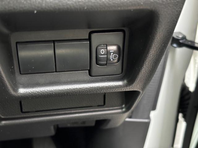 スペーシア ハイブリッドＸ　純正全方位モニターフルセグナビ　衝突被害軽減ブレーキ　スマートキー　スライドドア　ＬＥＤヘッドライト　パワーウインドウ　プッシュスタート　オートエアコン　ＡＢＳ　アイドリングストップ（24枚目）