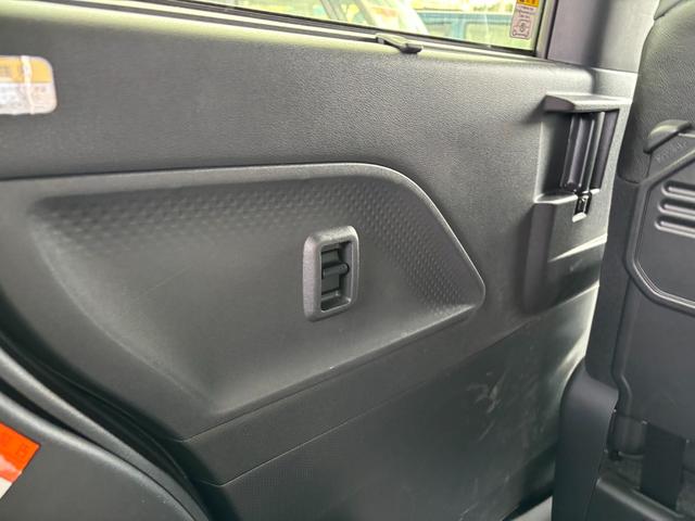 タント カスタムＸ　フルセグナビ　ＥＴＣ　衝突被害軽減ブレーキ　スマートキー　スライドドア　ＬＥＤヘッドライト　パワーウインドウ　プッシュスタート　フルオートエアコン　ＡＢＳ　　アイドリングストップ（40枚目）