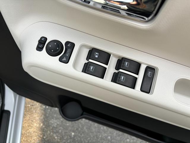 ムーヴキャンバス ストライプスG 衝突被害軽減ブレーキ スマートキー スライドドア LEDヘッドライト パワーウインドウ プッシュスタート フルオートエアコン ABS アイドリングストップ(6枚目)