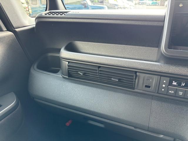 Ｎ－ＢＯＸカスタム ベースグレード　衝突被害軽減ブレーキ　スマートキー　スライドドア　ＬＥＤヘッドライト　パワーウインドウ　プッシュスタート　クルーズコントロール　フルオートエアコン　ＡＢＳ　前席シートヒーター　アイドリングストップ（16枚目）