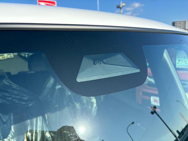 Ｎ－ＢＯＸカスタム ベースグレード　衝突被害軽減ブレーキ　スマートキー　スライドドア　ＬＥＤヘッドライト　パワーウインドウ　プッシュスタート　クルーズコントロール　フルオートエアコン　ＡＢＳ　前席シートヒーター　アイドリングストップ（9枚目）