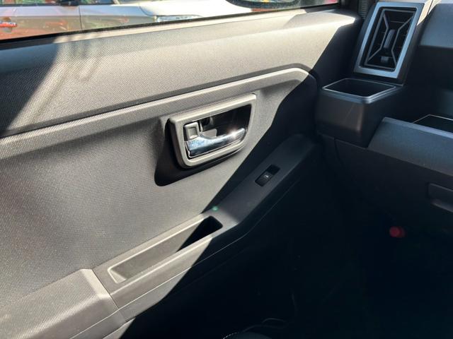 タフト G クロムベンチャー フルセグナビ バックカメラ 衝突被害軽減ブレーキ スマートキー パワーウインドウ プッシュスタート フルオートエアコン ABS 前席シートヒーター アイドリングストップ(19枚目)