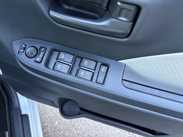 タント Ｘ　ワンセグナビ　ＥＴＣ　全方位モニター衝突被害軽減ブレーキ　スマートキー　スライドドア　ＬＥＤヘッドライト　パワーウインドウ　プッシュスタート　　フルオートエアコン　ＡＢＳ　アイドリングストップ（6枚目）