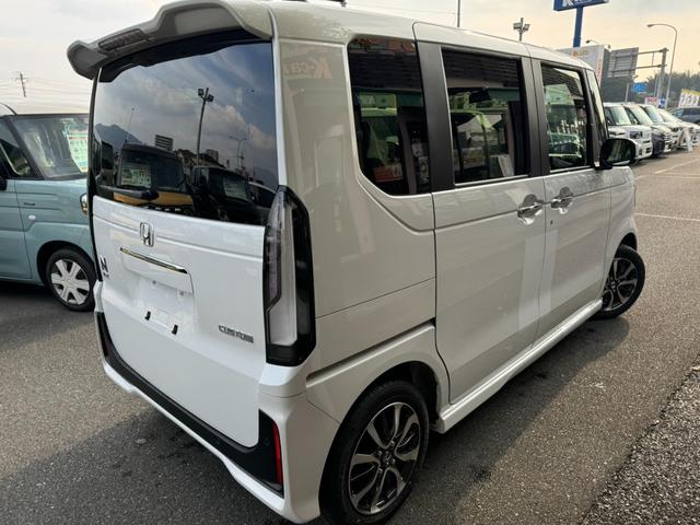 Ｎ－ＢＯＸカスタム ベースグレード　衝突被害軽減ブレーキ　スマートキー　スライドドア　ＬＥＤヘッドライト　パワーウインドウ　プッシュスタート　クルーズコントロール　フルオートエアコン　ＡＢＳ　前席シートヒーター　アイドリングストップ（9枚目）