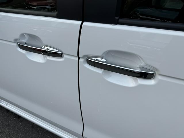 Ｎ－ＢＯＸカスタム ベースグレード　衝突被害軽減ブレーキ　スマートキー　スライドドア　ＬＥＤヘッドライト　パワーウインドウ　プッシュスタート　クルーズコントロール　フルオートエアコン　ＡＢＳ　前席シートヒーター　アイドリングストップ（12枚目）