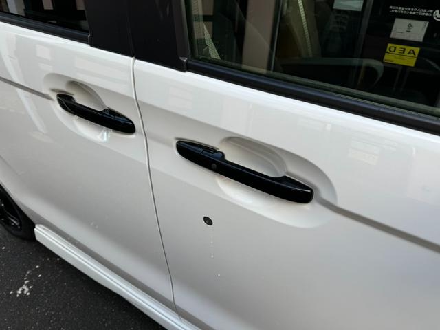 Ｎ－ＢＯＸカスタム Ｌターボ　スタイル＋ブラック　純正ナビ　バックカメラ　衝突被害軽減ブレーキ　スマートキー　スライドドア　ＬＥＤヘッドライト　パワーウインドウ　プッシュスタート　クルーズコントロール　フルオートエアコン　ＡＢＳ（9枚目）