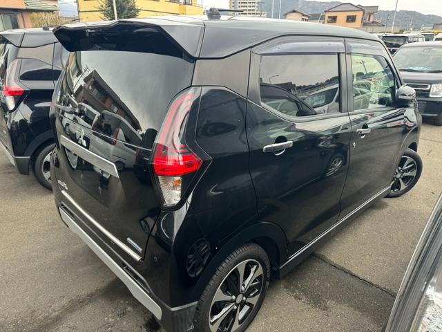 ���Ђ̓͏o�ρi�o�^�ρj���g�p�Ԃ́A�V�ԓo�^������u�T�N�ԁA�������͑��s�P�O�������v�܂ŕۏؒv���܂��B�ۏؓ��e�̓��[�J�[�ۏ؏��i�����e�i���X�m�[�g�j�ɏ����܂��B���ڍׂ̓X�^�b�t�ɂ��q�˂��������B