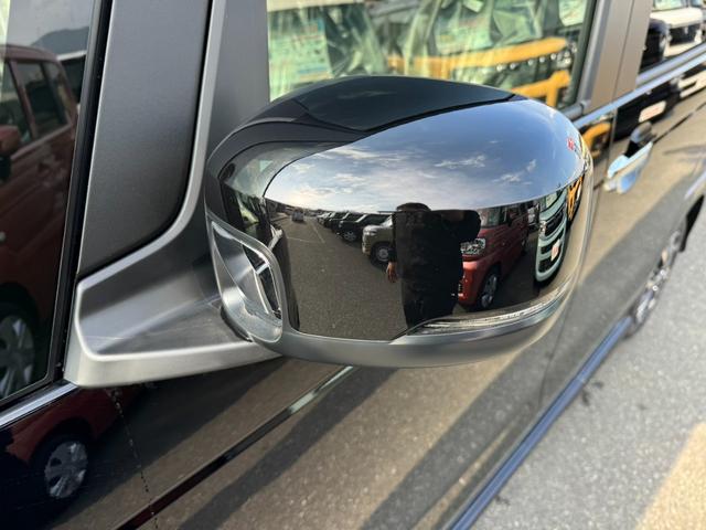 Ｎ－ＢＯＸカスタム ベースグレード　衝突被害軽減ブレーキ　スマートキー　スライドドア　ＬＥＤヘッドライト　パワーウインドウ　プッシュスタート　クルーズコントロール　フルオートエアコン　ＡＢＳ　前席シートヒーター　アイドリングストップ（4枚目）