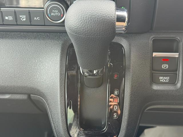 Ｎ－ＢＯＸカスタム ベースグレード　衝突被害軽減ブレーキ　スマートキー　スライドドア　ＬＥＤヘッドライト　パワーウインドウ　プッシュスタート　クルーズコントロール　フルオートエアコン　ＡＢＳ　前席シートヒーター　アイドリングストップ（55枚目）