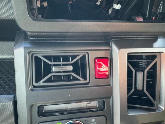 タフト Ｇ　クロムベンチャー　衝突被害軽減ブレーキ　スマートキー　　ＬＥＤヘッドライト　パワーウインドウ　プッシュスタート　　フルオートエアコン　ＡＢＳ　前席シートヒーター（12枚目）