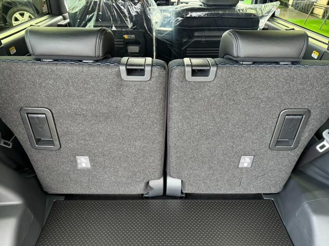 �P�C�J�t�F�̓I�[�����[�J�[�̂��Ԃ���葵���Ă���܂��̂ŁA�P�x�̂�����ŃI�[�����[�J�[�̂��Ԃ����ۂɌ��Ĕ�ׂĂ����������Ƃ��o���܂��B����Ԃ��������p�ӂ��Ă���܂��̂ŁA�y��������ׂ��܂��傤�I