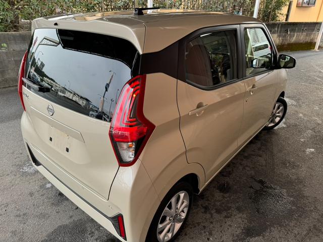 ���Ђ̓͏o�ρi�o�^�ρj���g�p�Ԃ́A�V�ԓo�^������u�T�N�ԁA�������͑��s�P�O�������v�܂ŕۏؒv���܂��B�ۏؓ��e�̓��[�J�[�ۏ؏��i�����e�i���X�m�[�g�j�ɏ����܂��B���ڍׂ̓X�^�b�t�ɂ��q�˂��������B