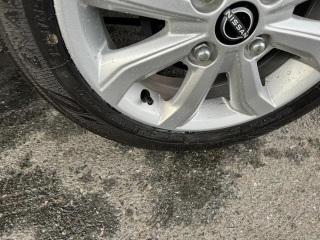 ���Ђ̓͏o�ρi�o�^�ρj���g�p�Ԃ́A�V�ԓo�^������u�T�N�ԁA�������͑��s�P�O�������v�܂ŕۏؒv���܂��B�ۏؓ��e�̓��[�J�[�ۏ؏��i�����e�i���X�m�[�g�j�ɏ����܂��B���ڍׂ̓X�^�b�t�ɂ��q�˂��������B