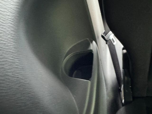 ���Ђ̓͏o�ρi�o�^�ρj���g�p�Ԃ́A�V�ԓo�^������u�T�N�ԁA�������͑��s�P�O�������v�܂ŕۏؒv���܂��B�ۏؓ��e�̓��[�J�[�ۏ؏��i�����e�i���X�m�[�g�j�ɏ����܂��B���ڍׂ̓X�^�b�t�ɂ��q�˂��������B