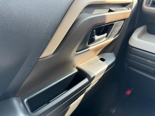 スペーシア ハイブリッドG 衝突被害軽減ブレーキ スマートキー スライドドア パワーウインドウ プッシュスタート フルオートエアコン アイドリングストップ(29枚目)