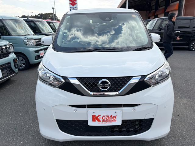 デイズ Ｘ　純正ナビ　ＥＴＣ　ドラレコ　スマートキー　パワーウインドウ　プッシュスタート　フルオートエアコン（5枚目）